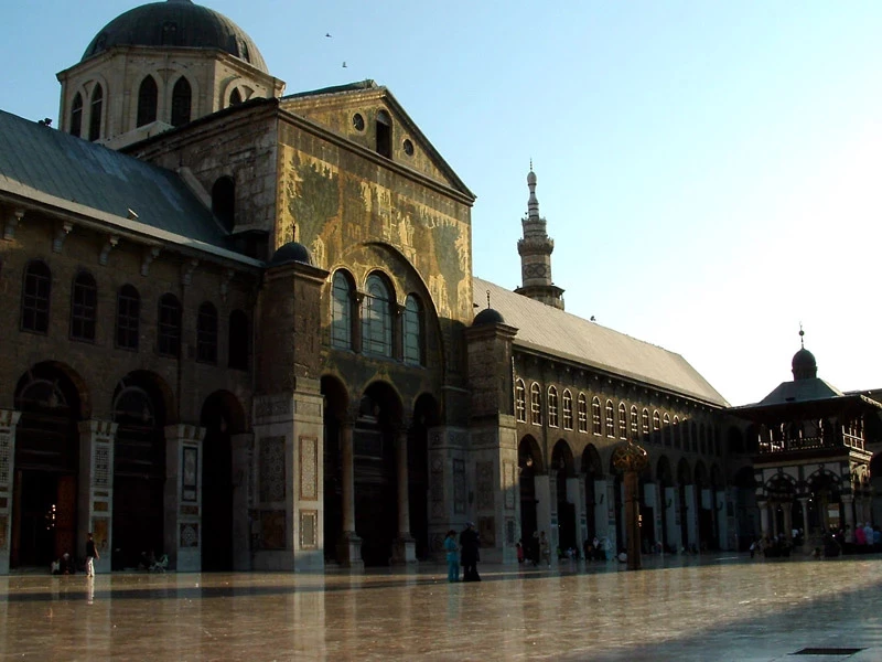 De Grote Moskee in Damascus van buiten...